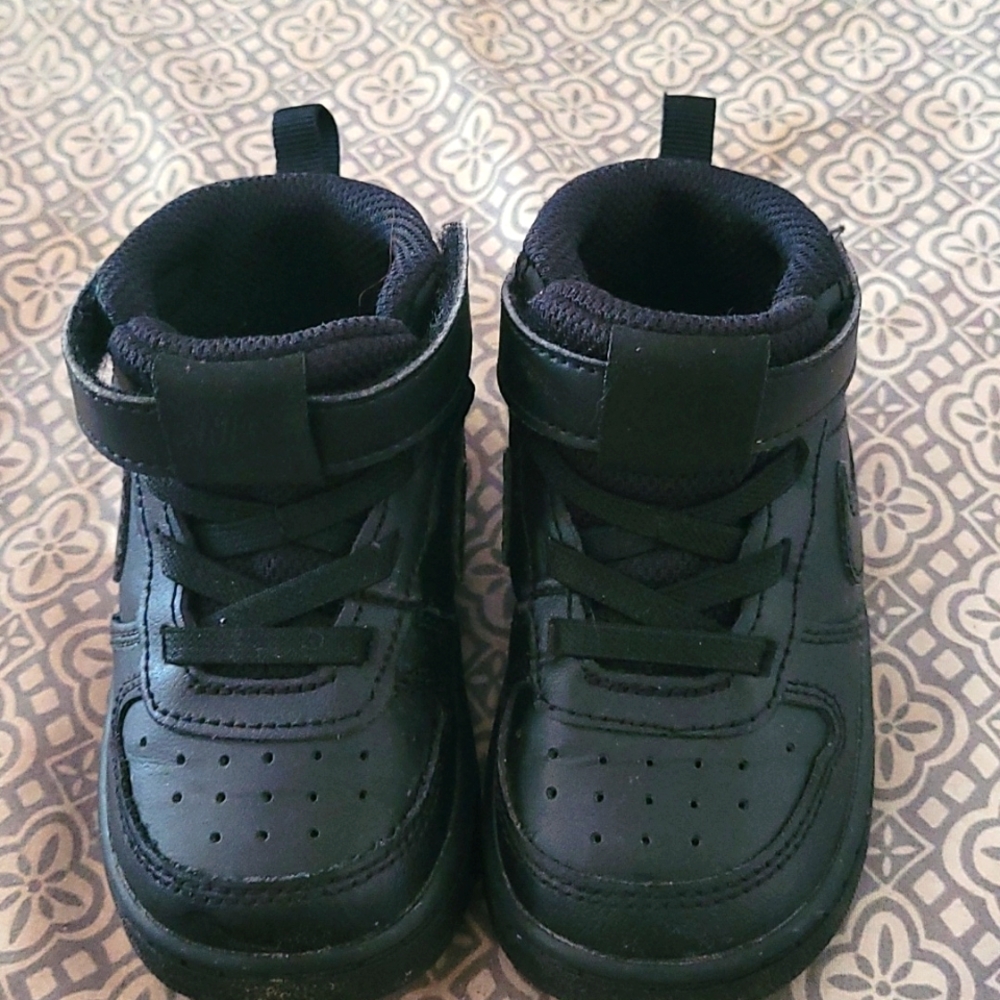 Nike little boys size 6